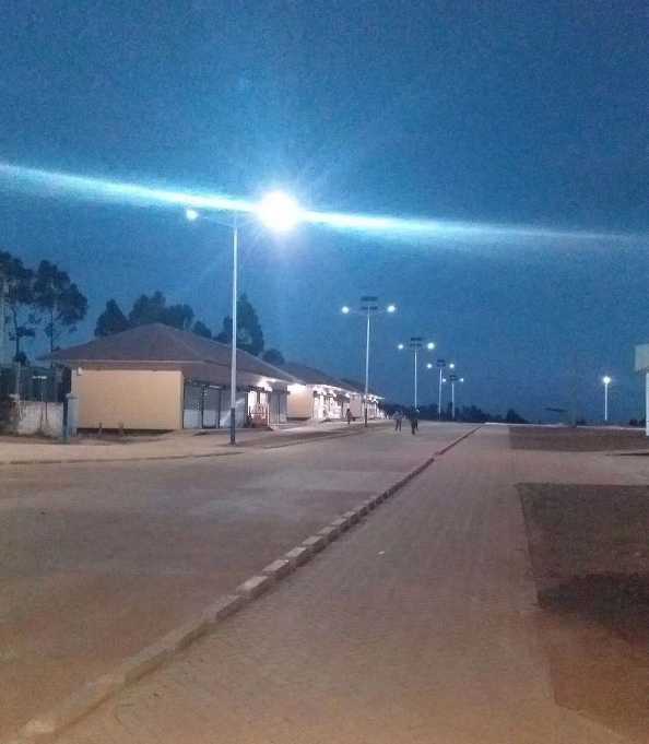 巴中市非洲科特迪瓦太阳能路灯工程